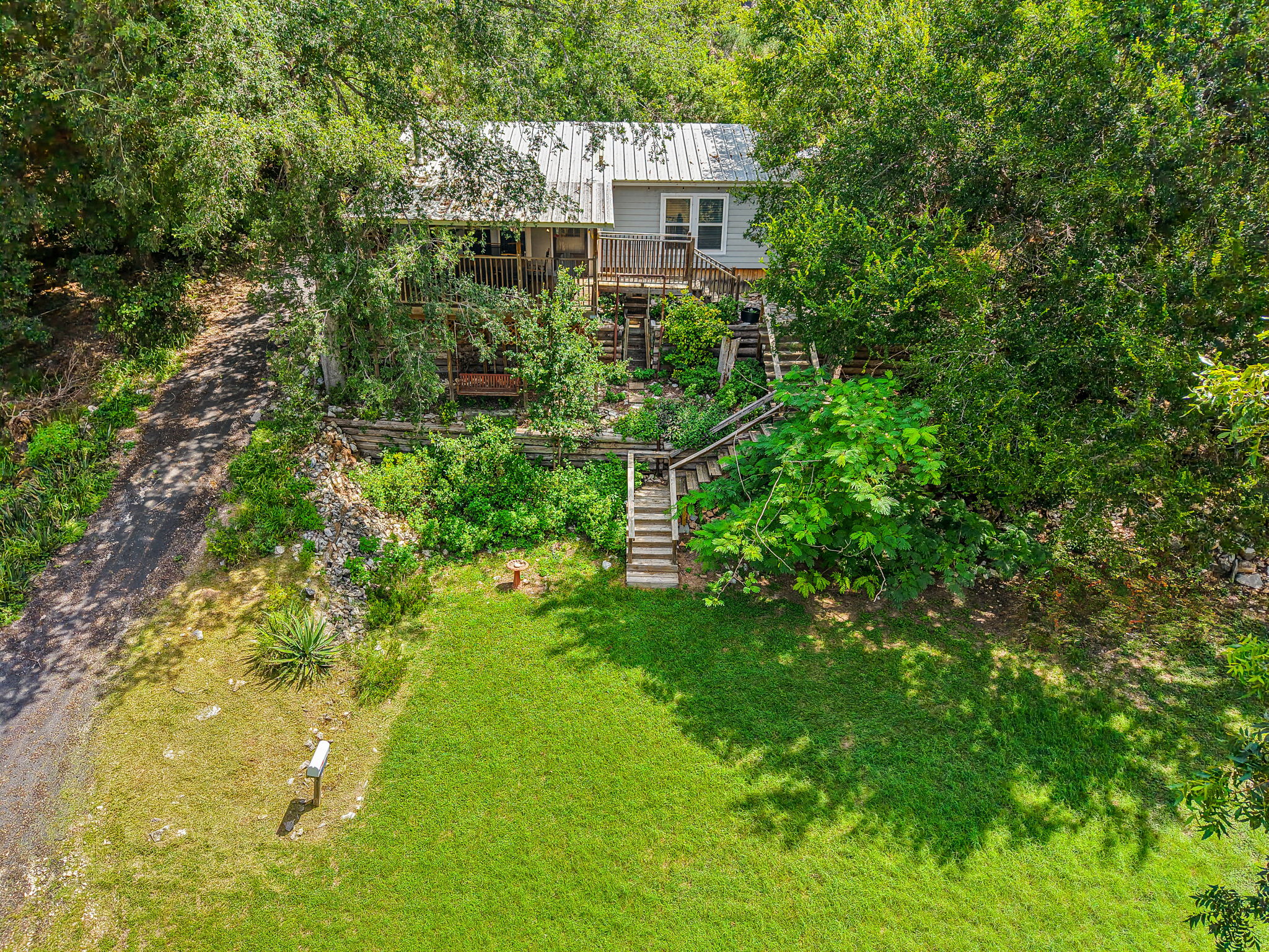 main property photo 28