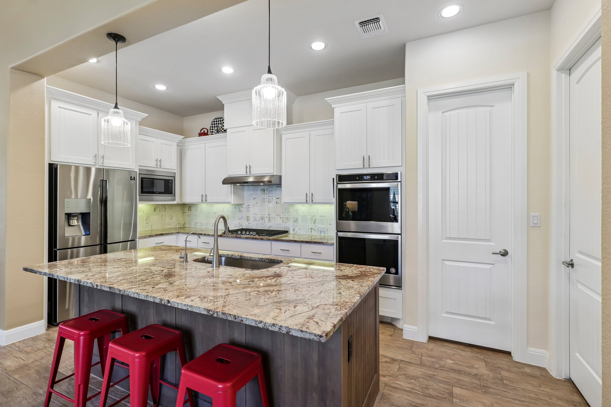 main property photo 5