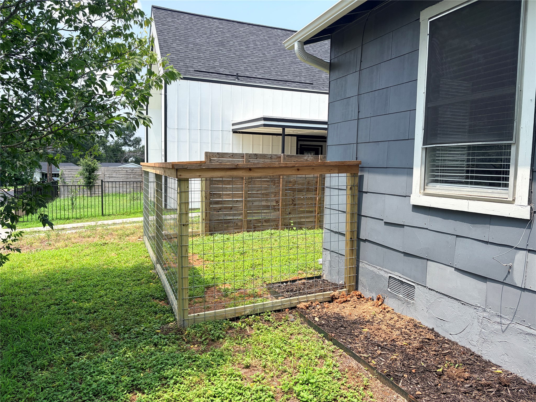 main property photo 29