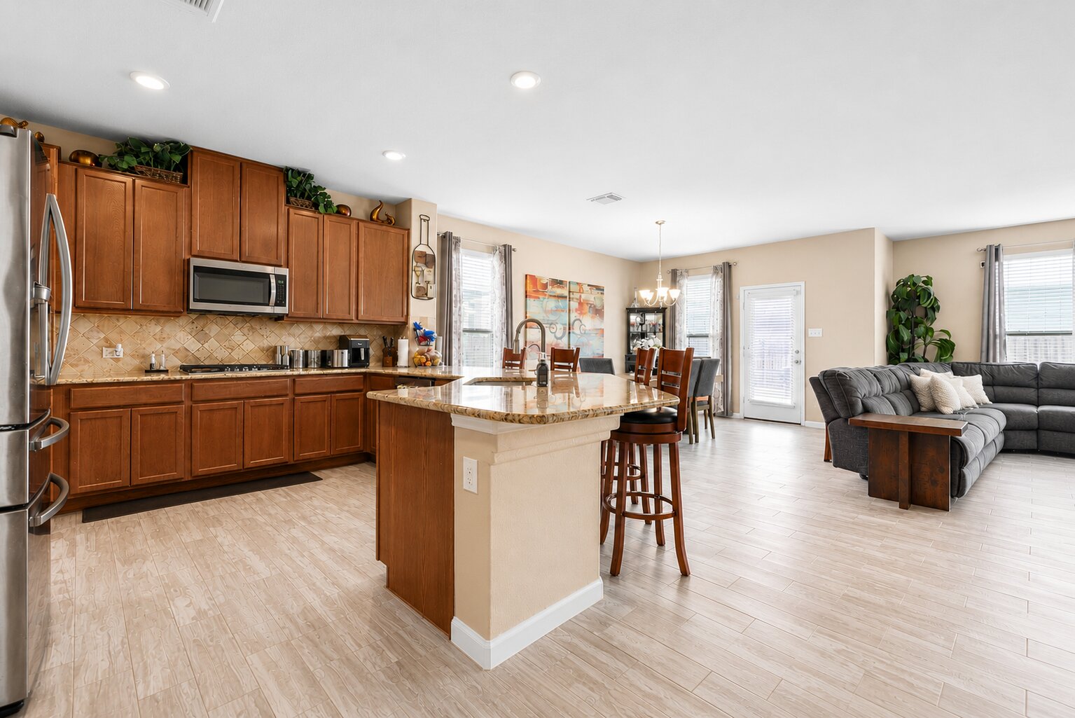 main property photo 2