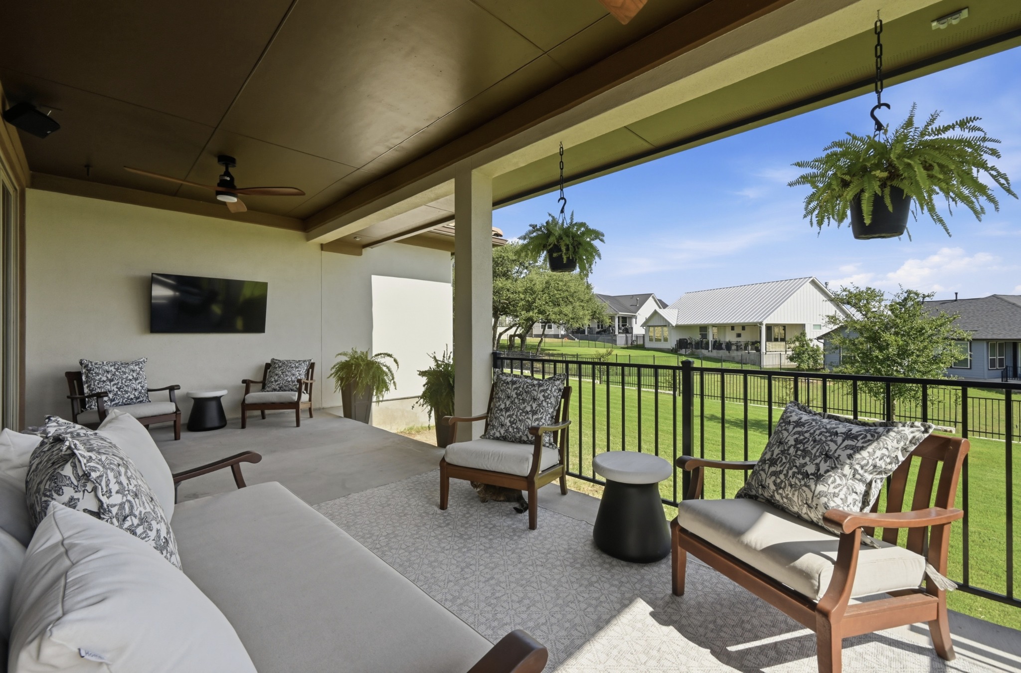 main property photo 22