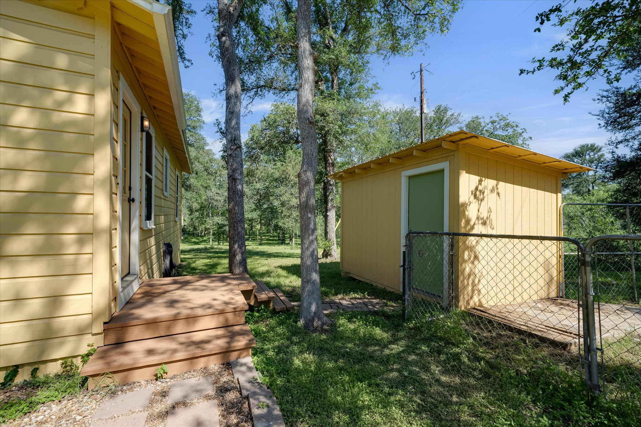 main property photo 13
