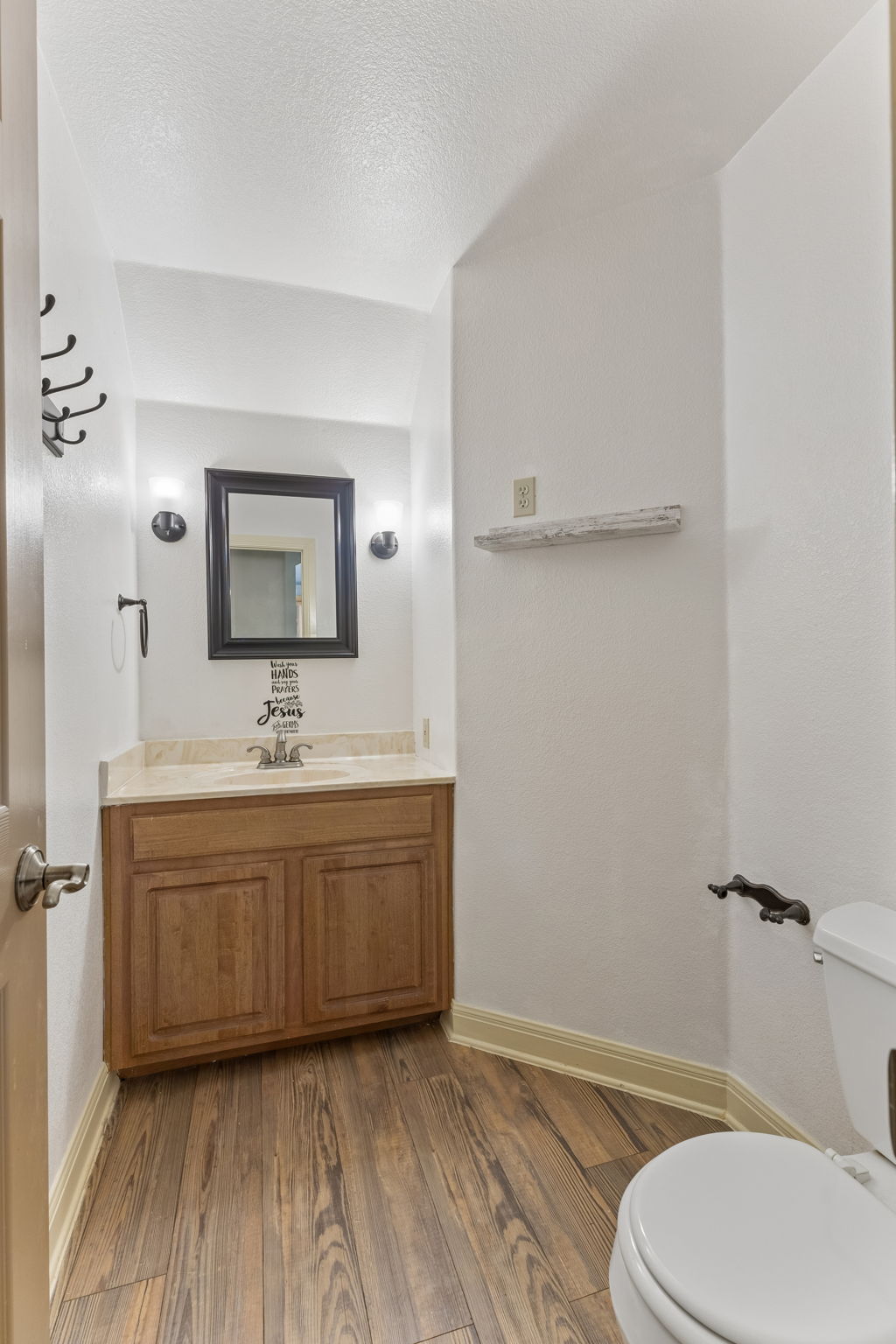 main property photo 13
