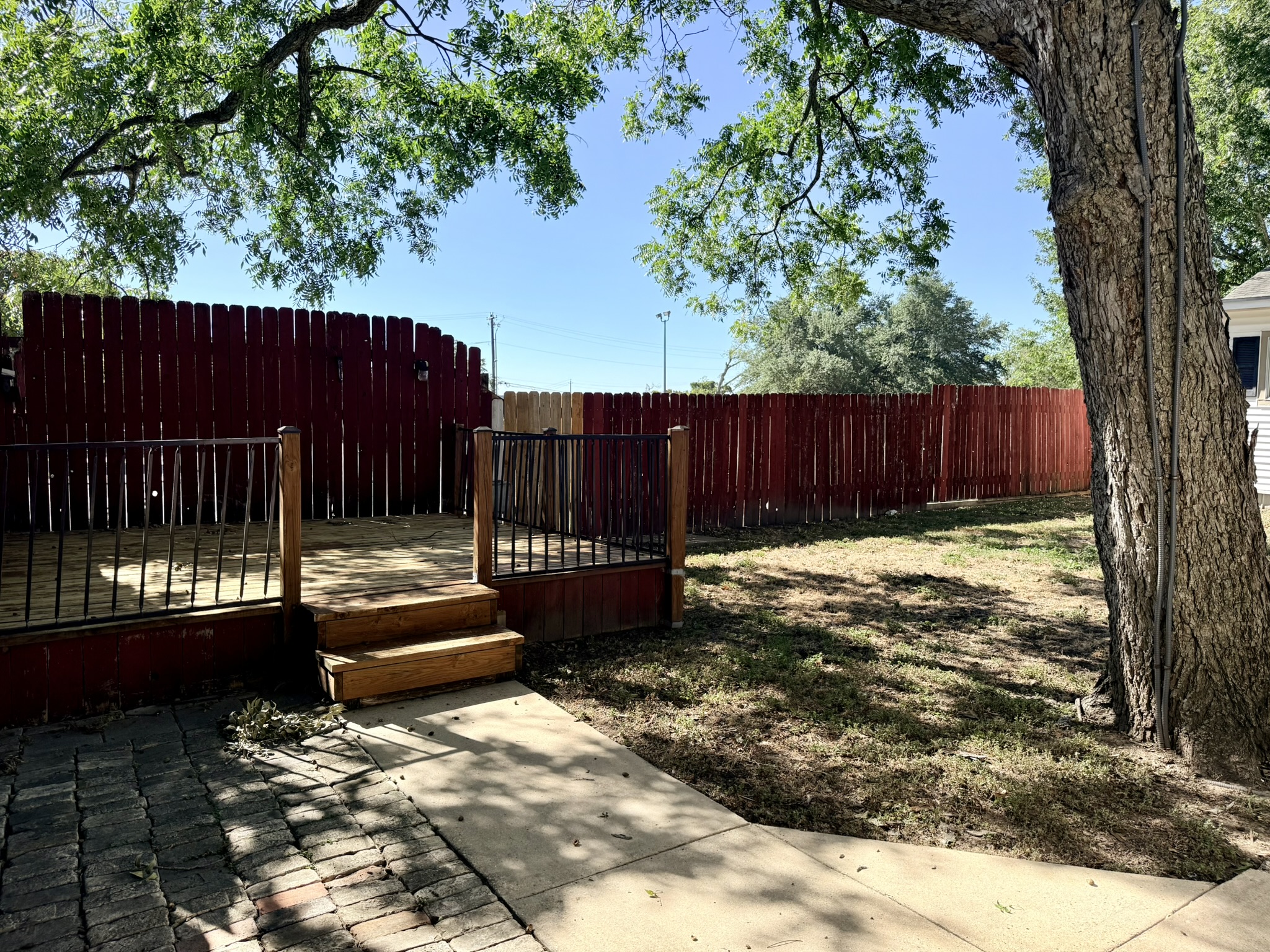 main property photo 8