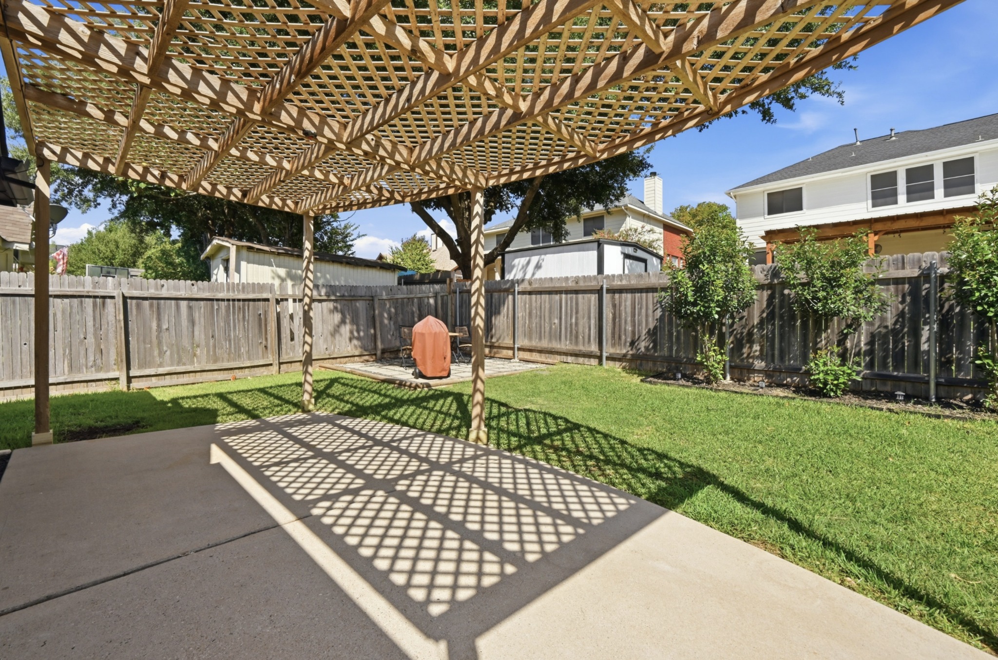 main property photo 33