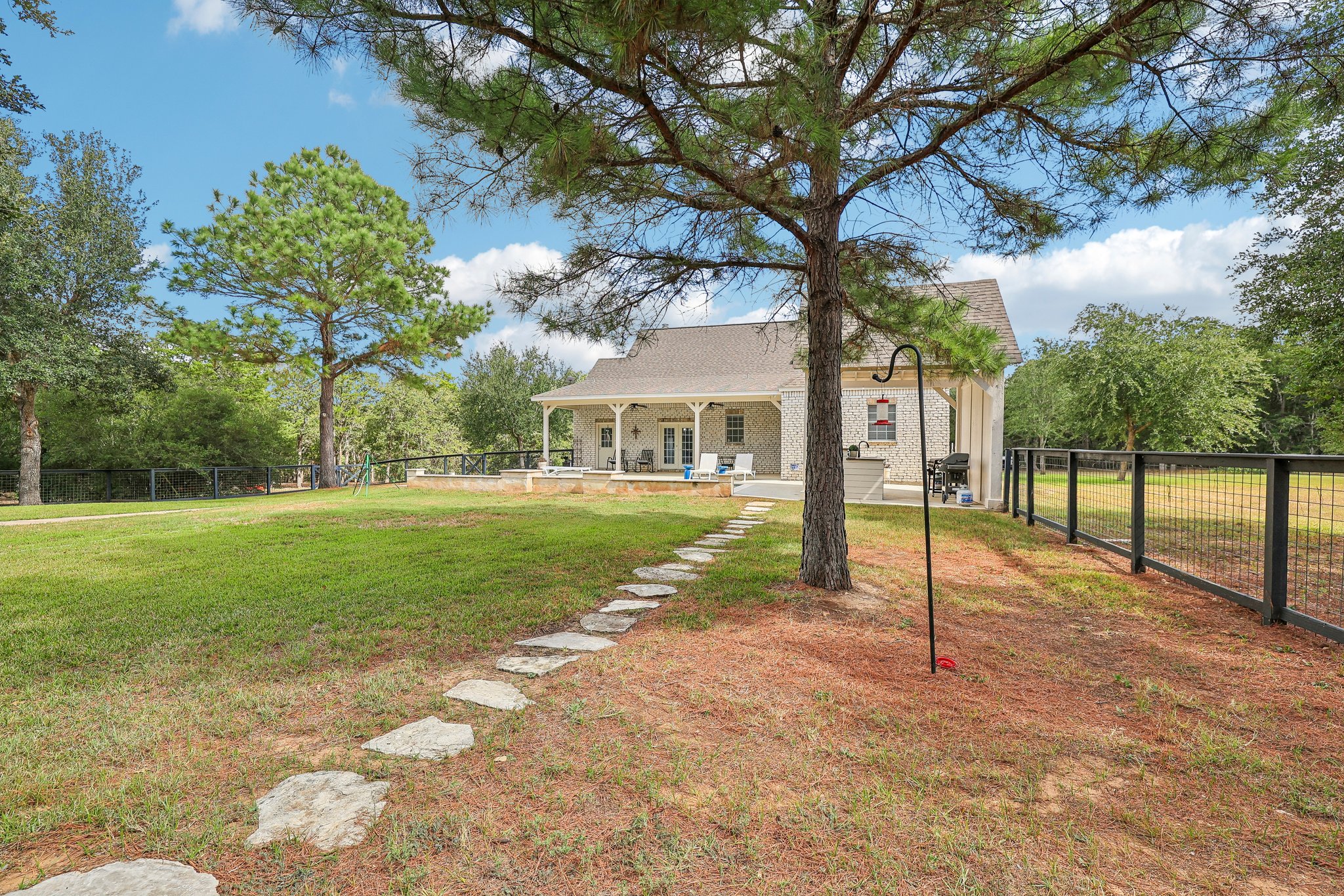 main property photo 31