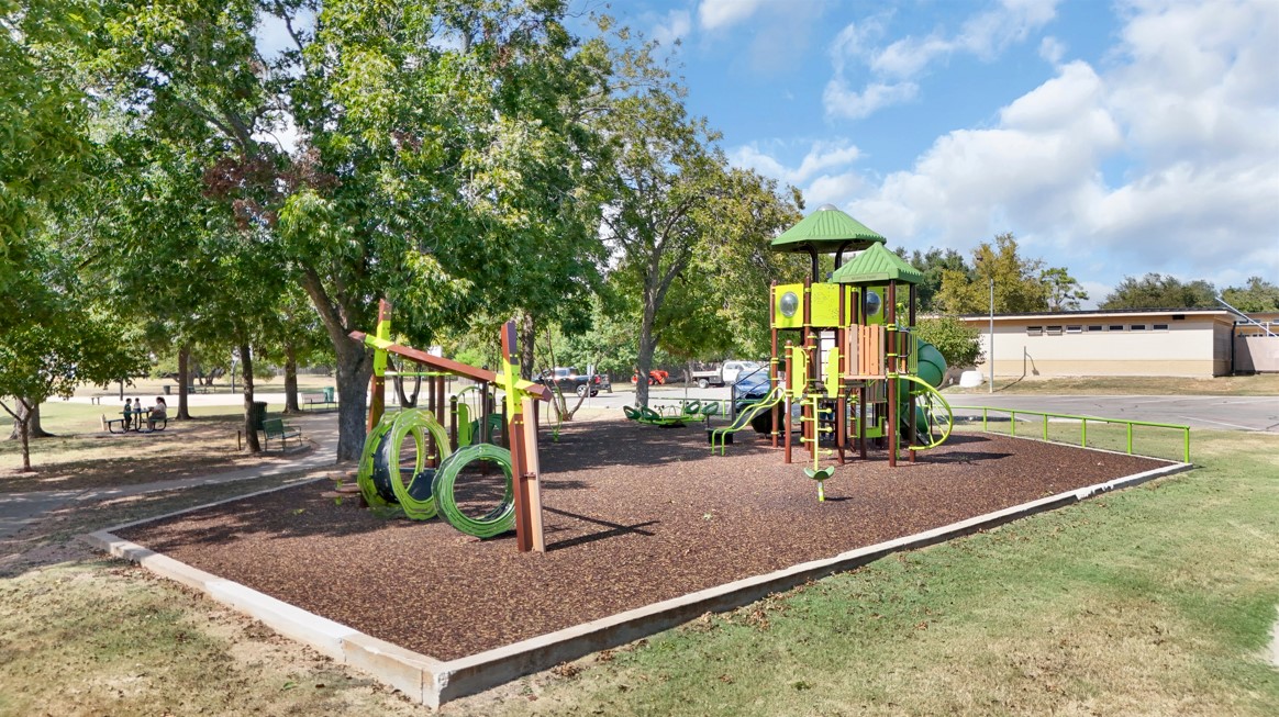 main property photo 14