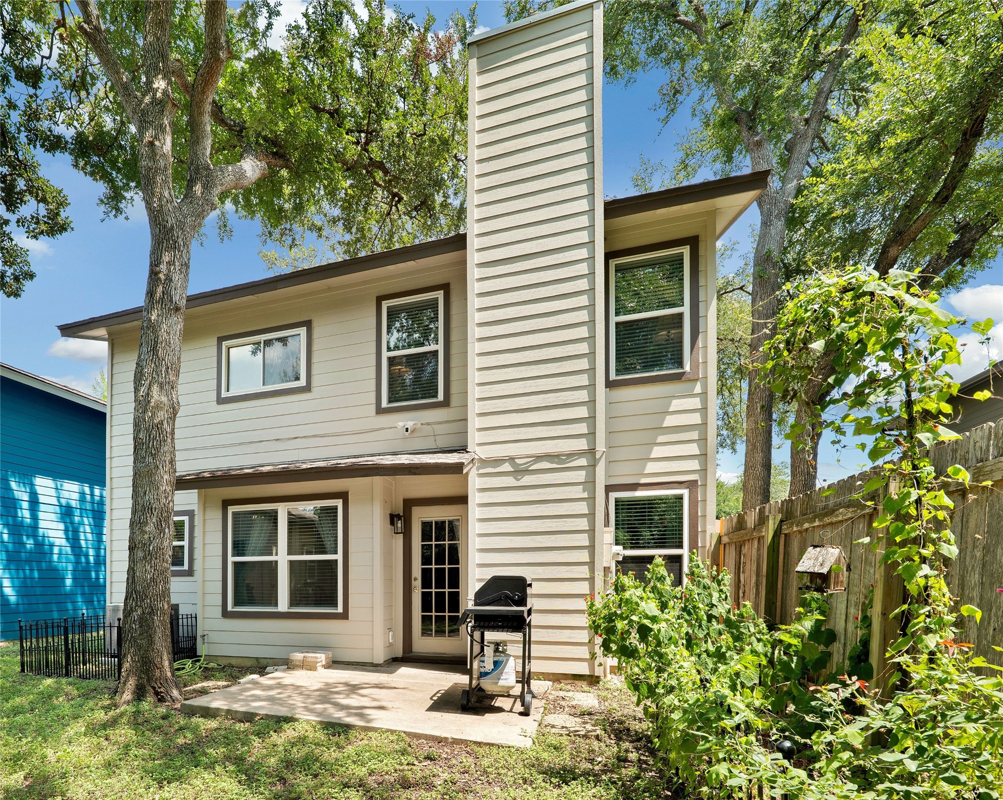 main property photo 20