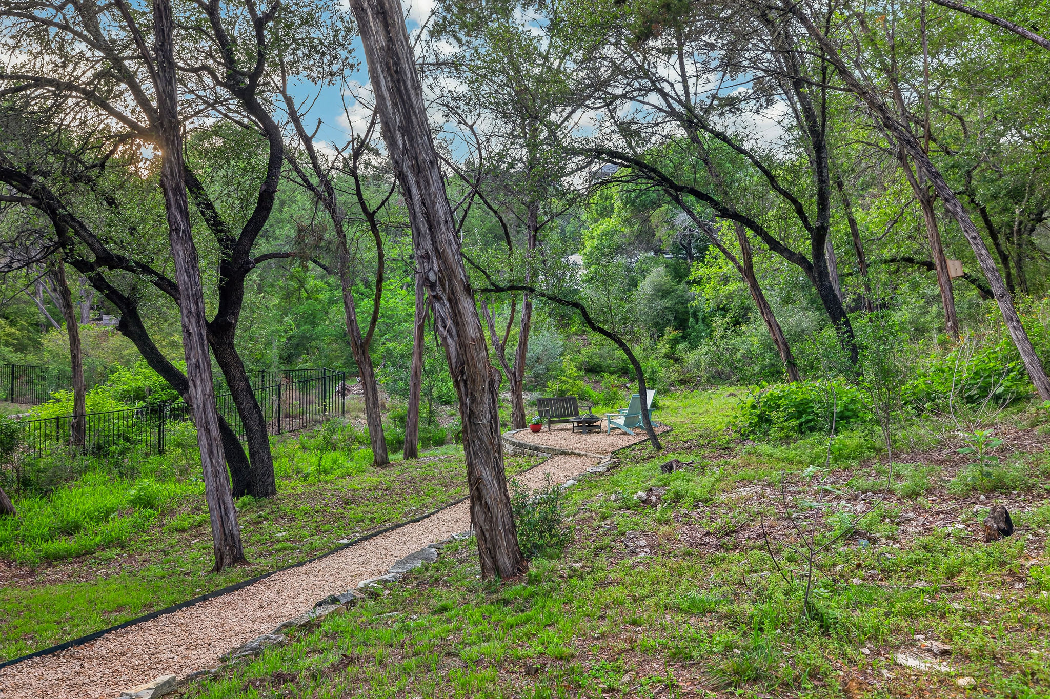 main property photo 30