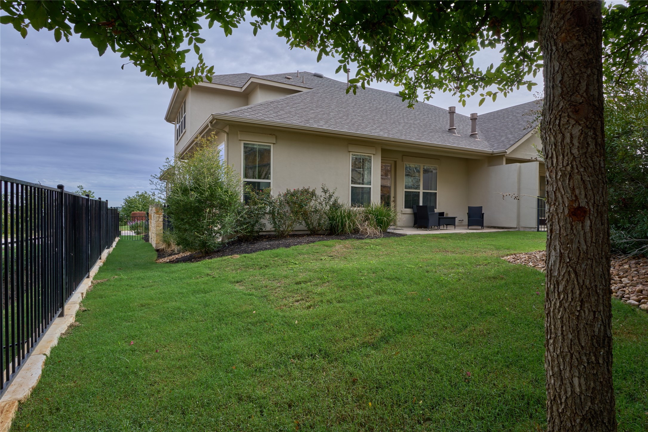 main property photo 17