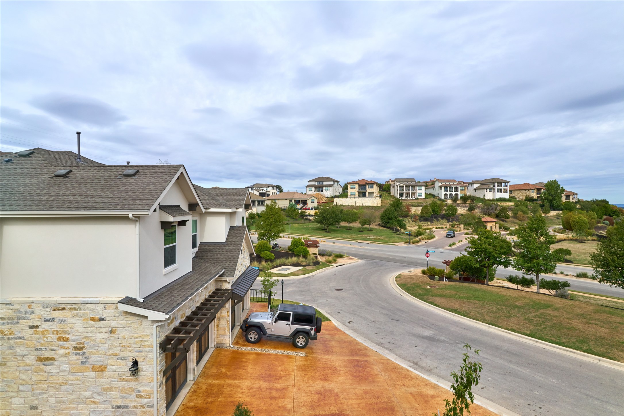 main property photo 25
