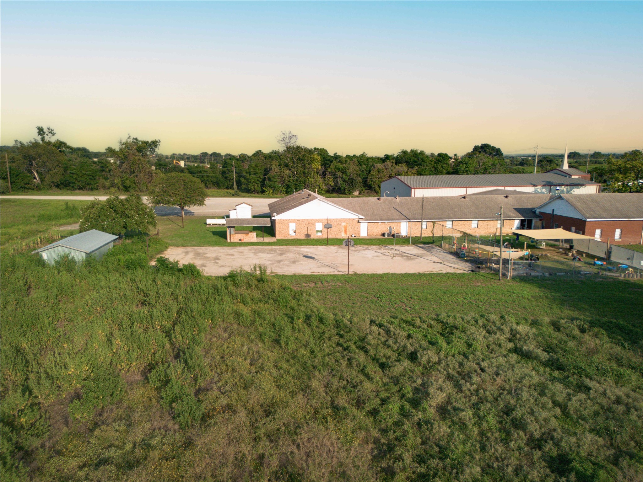 main property photo 15