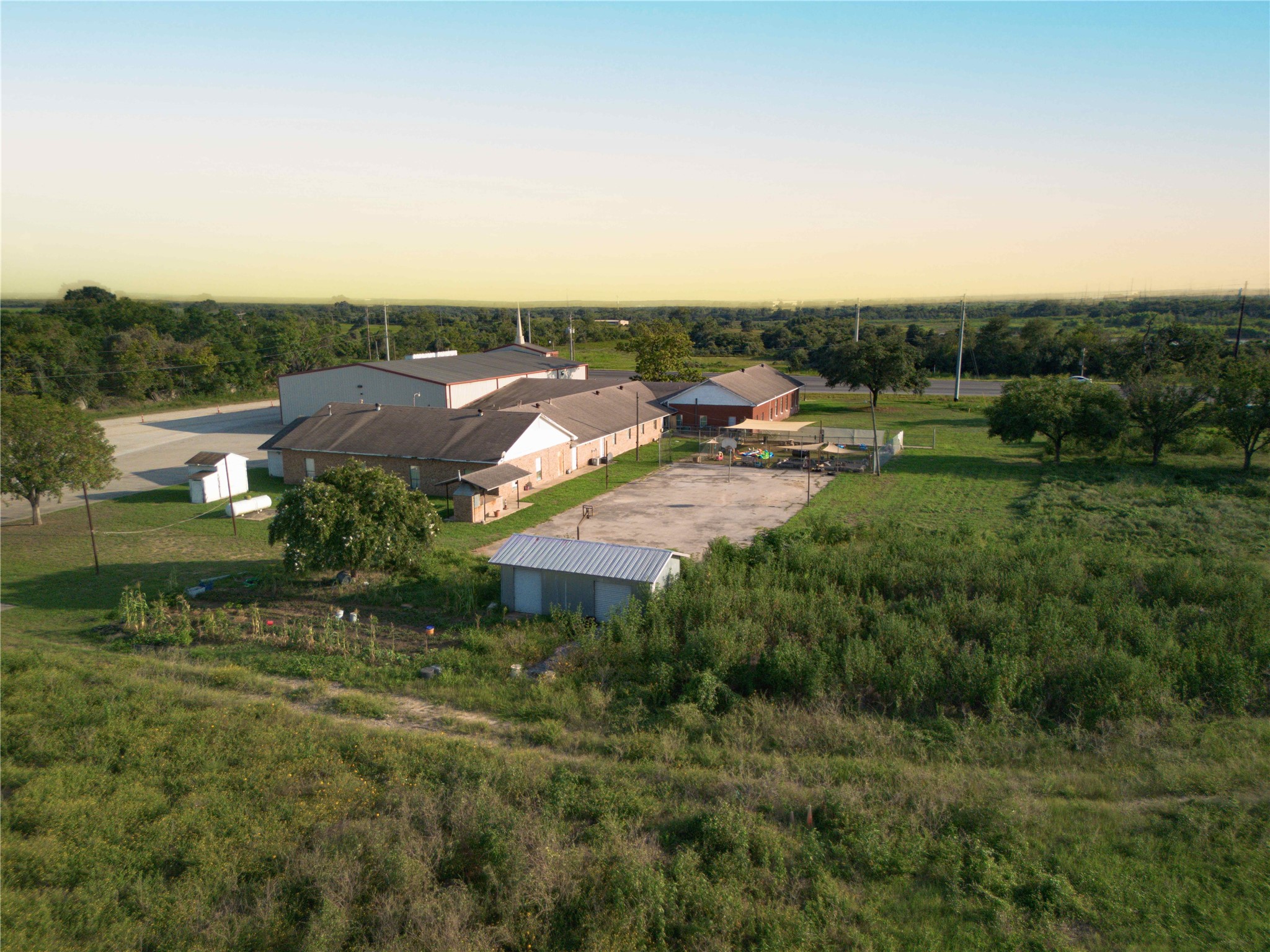 main property photo 16