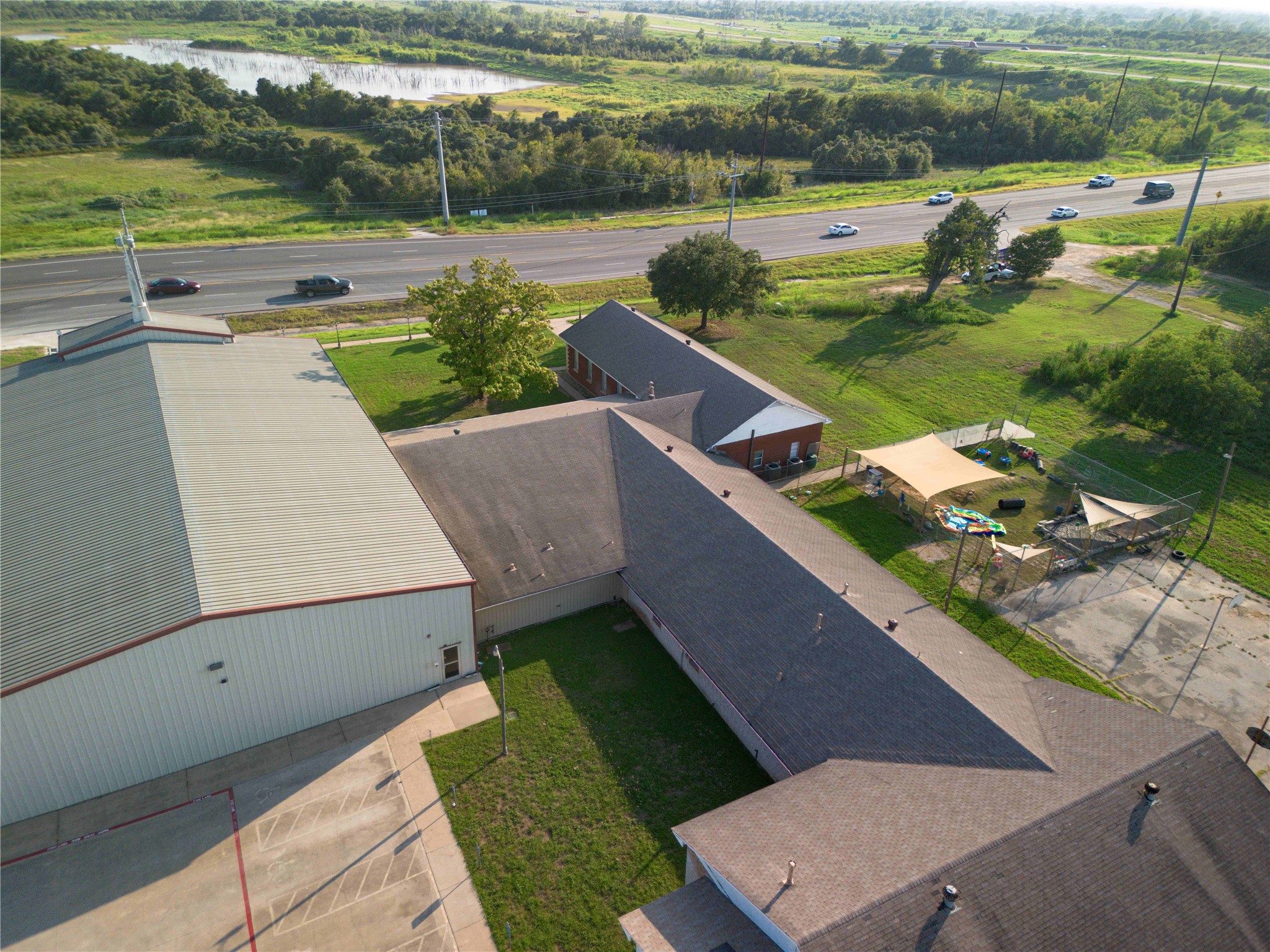 main property photo 17