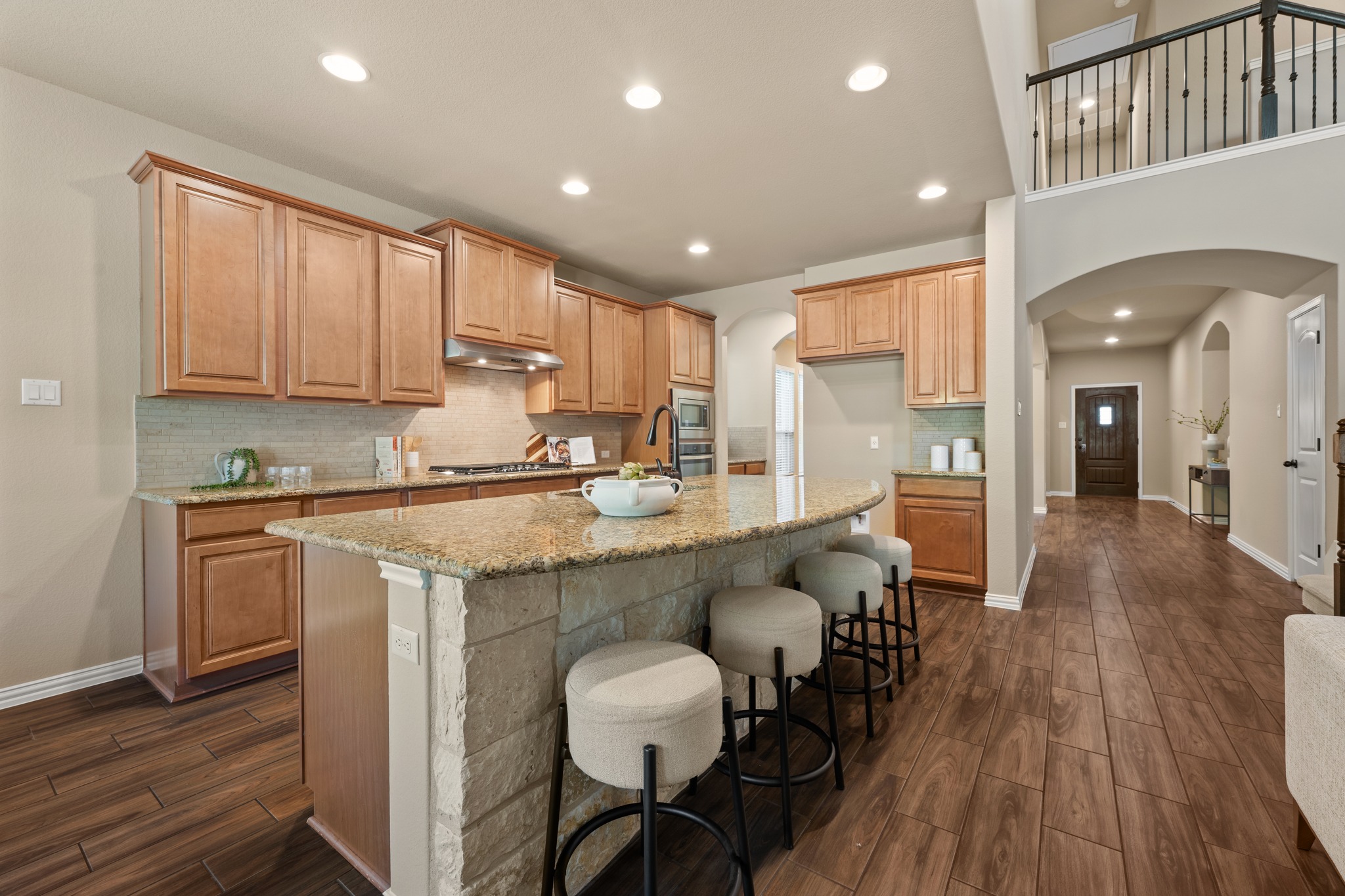 main property photo 11