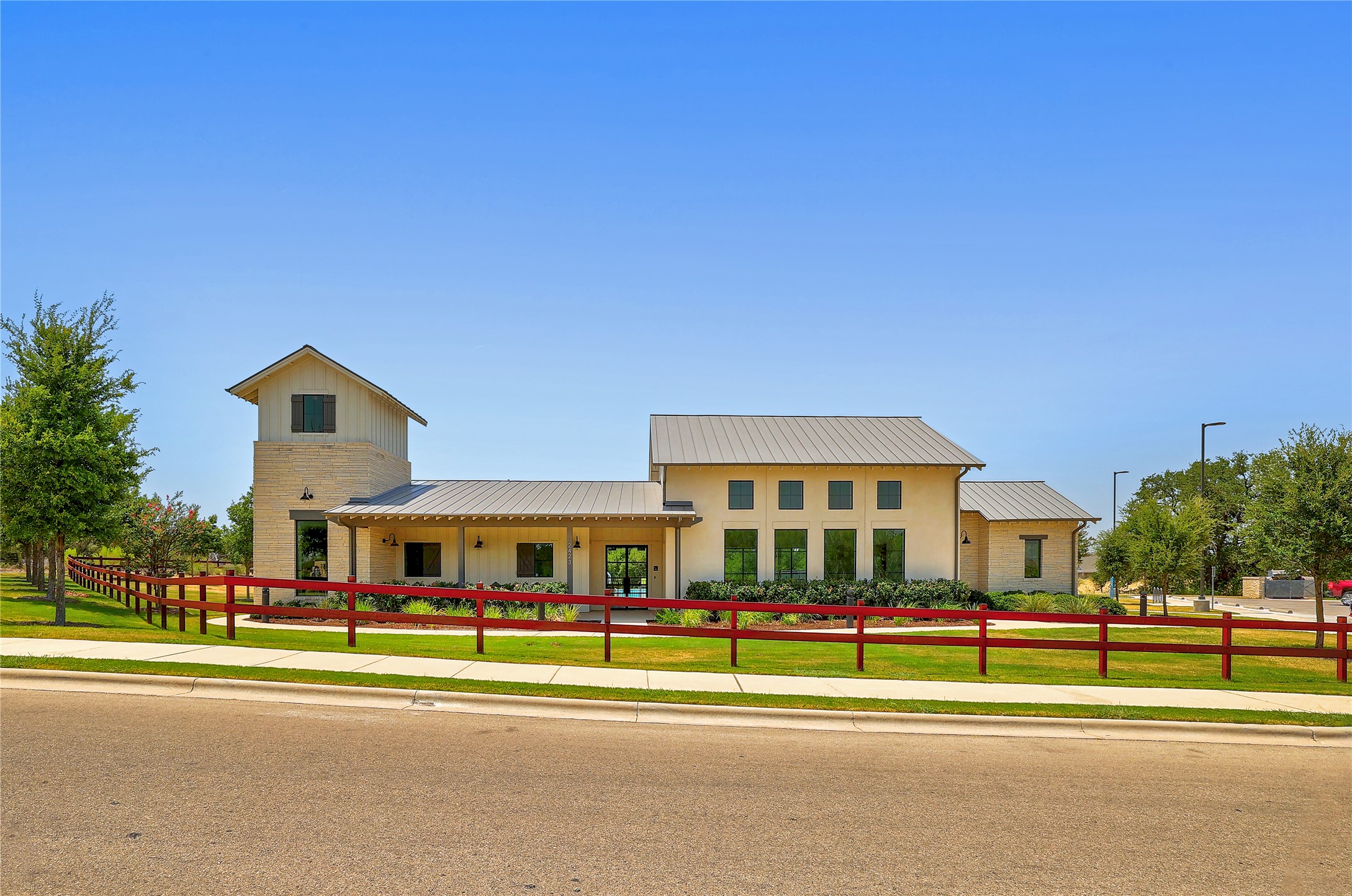 main property photo 37