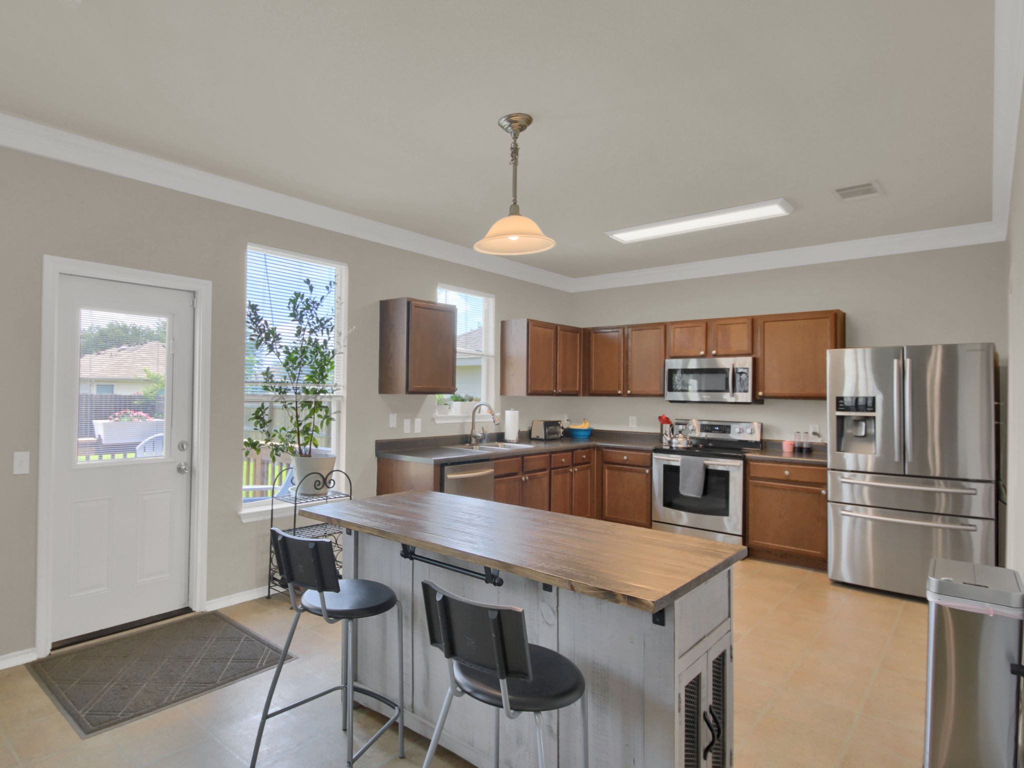 main property photo 7