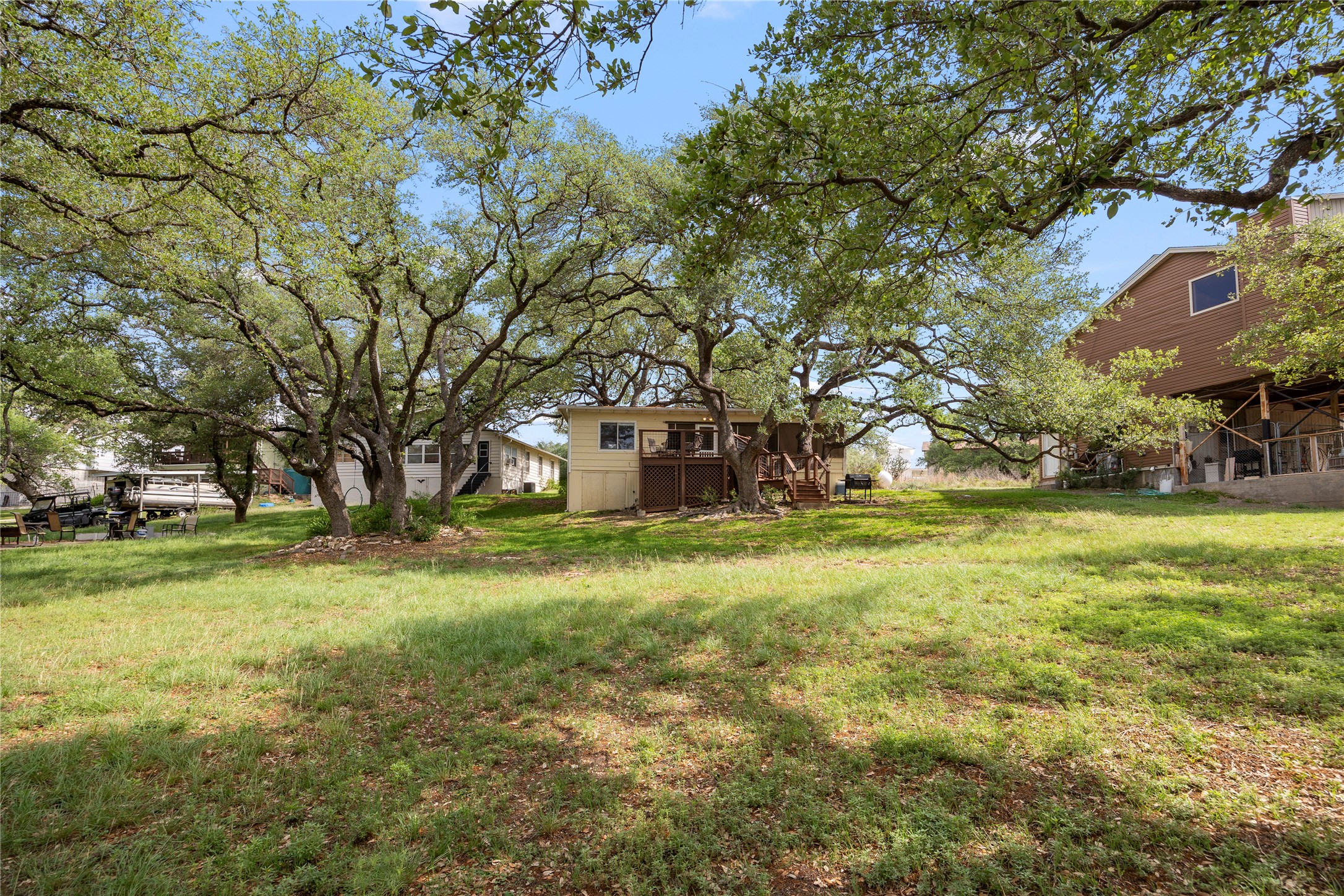 main property photo 17