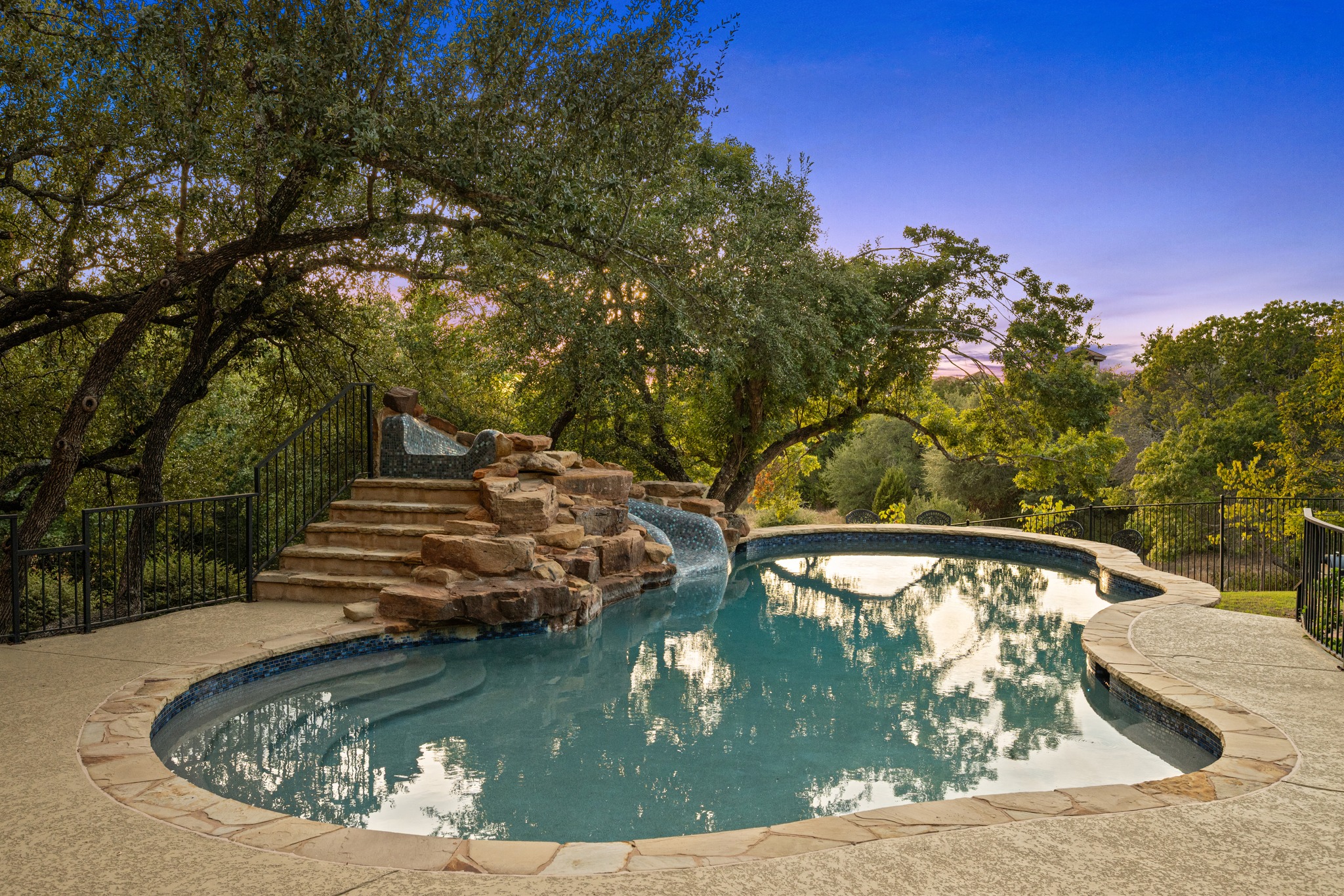main property photo 29