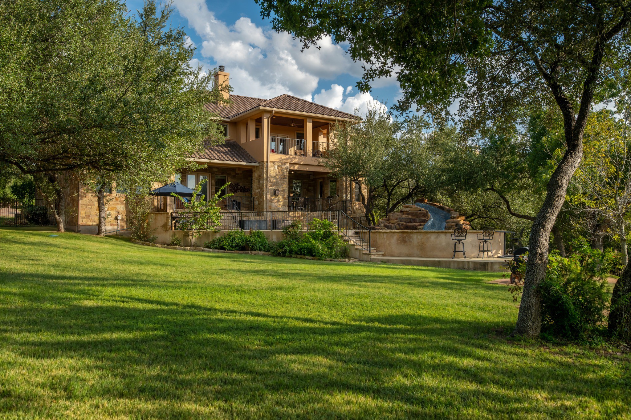 main property photo 30