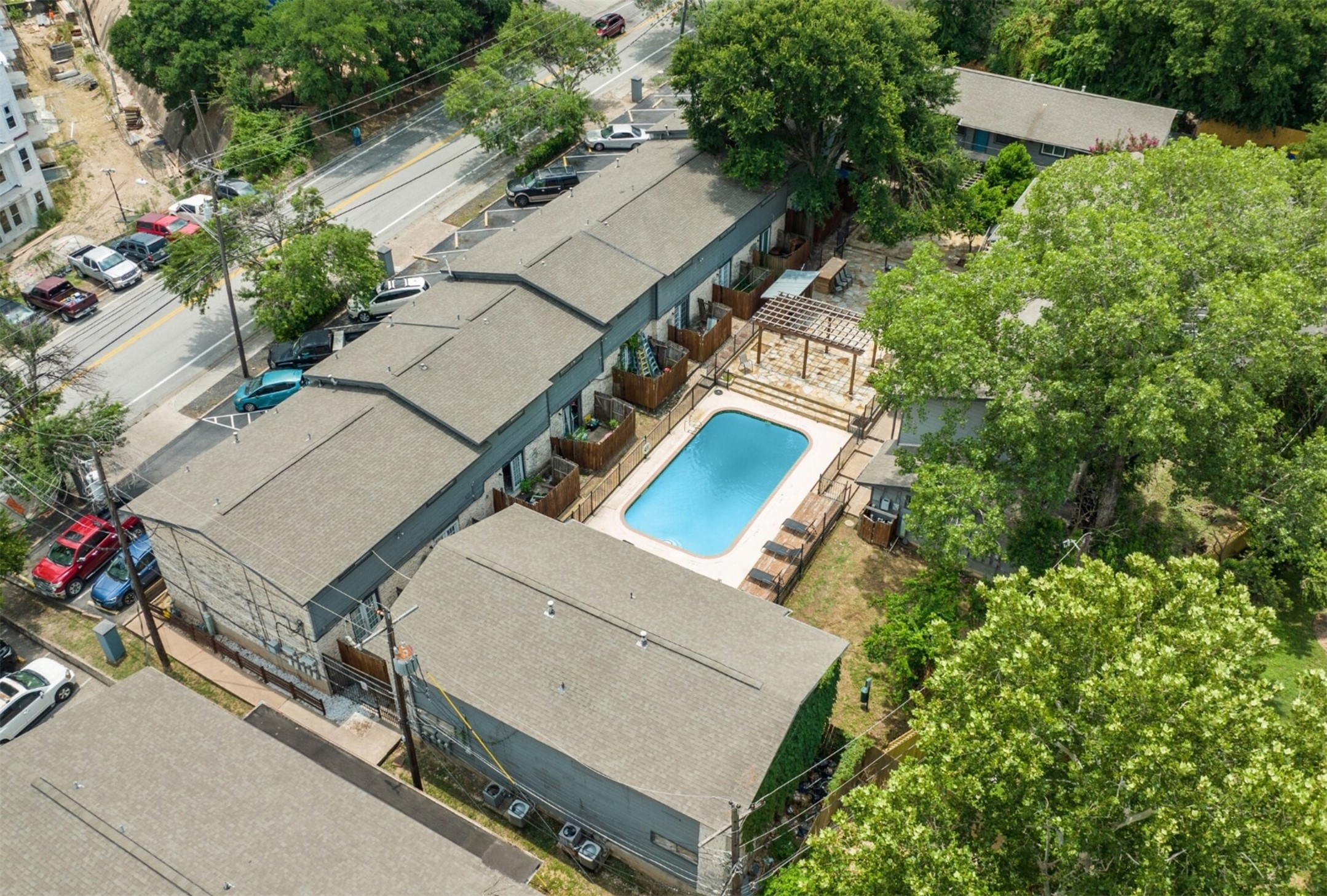 main property photo 16
