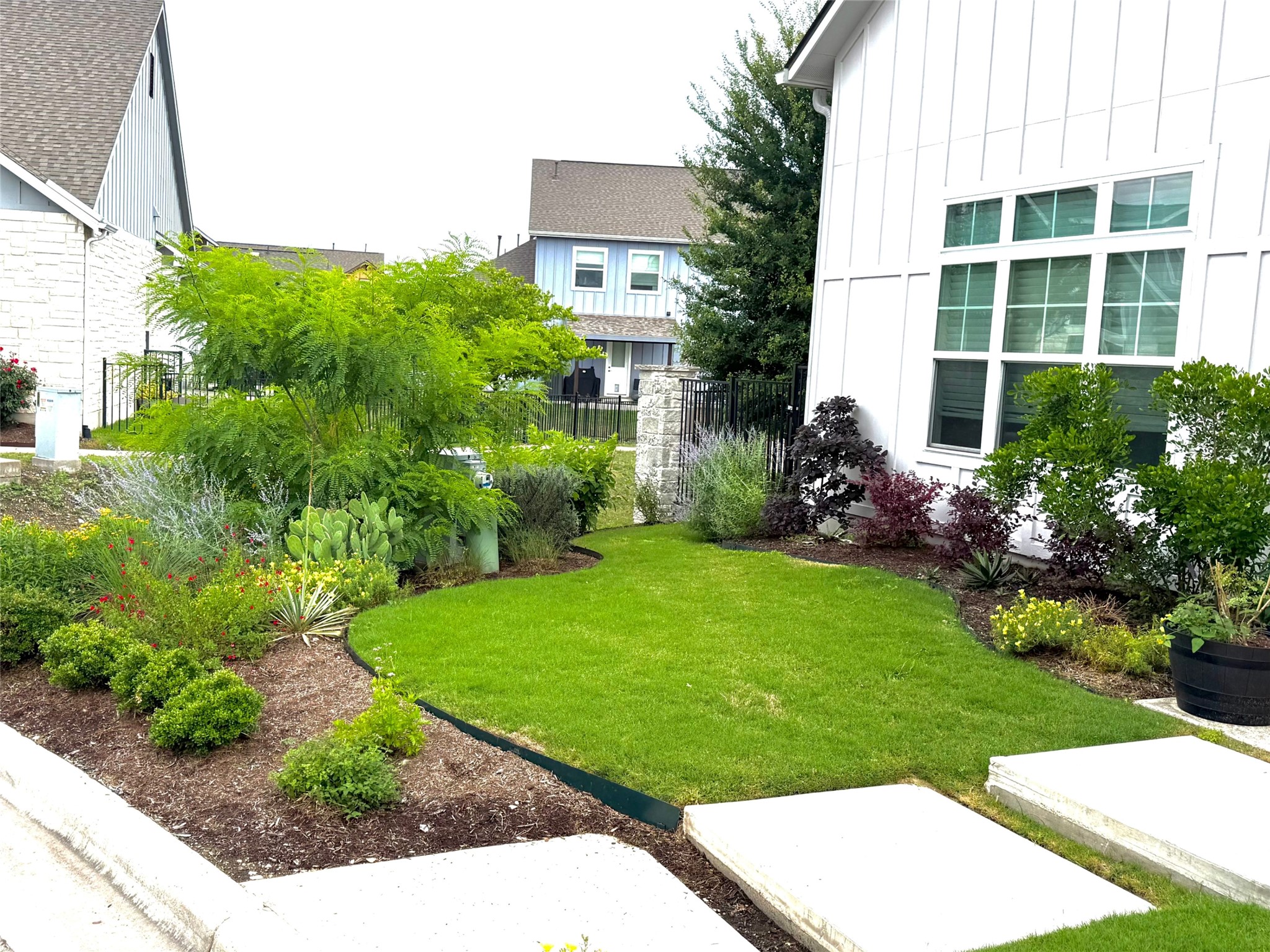 main property photo 33
