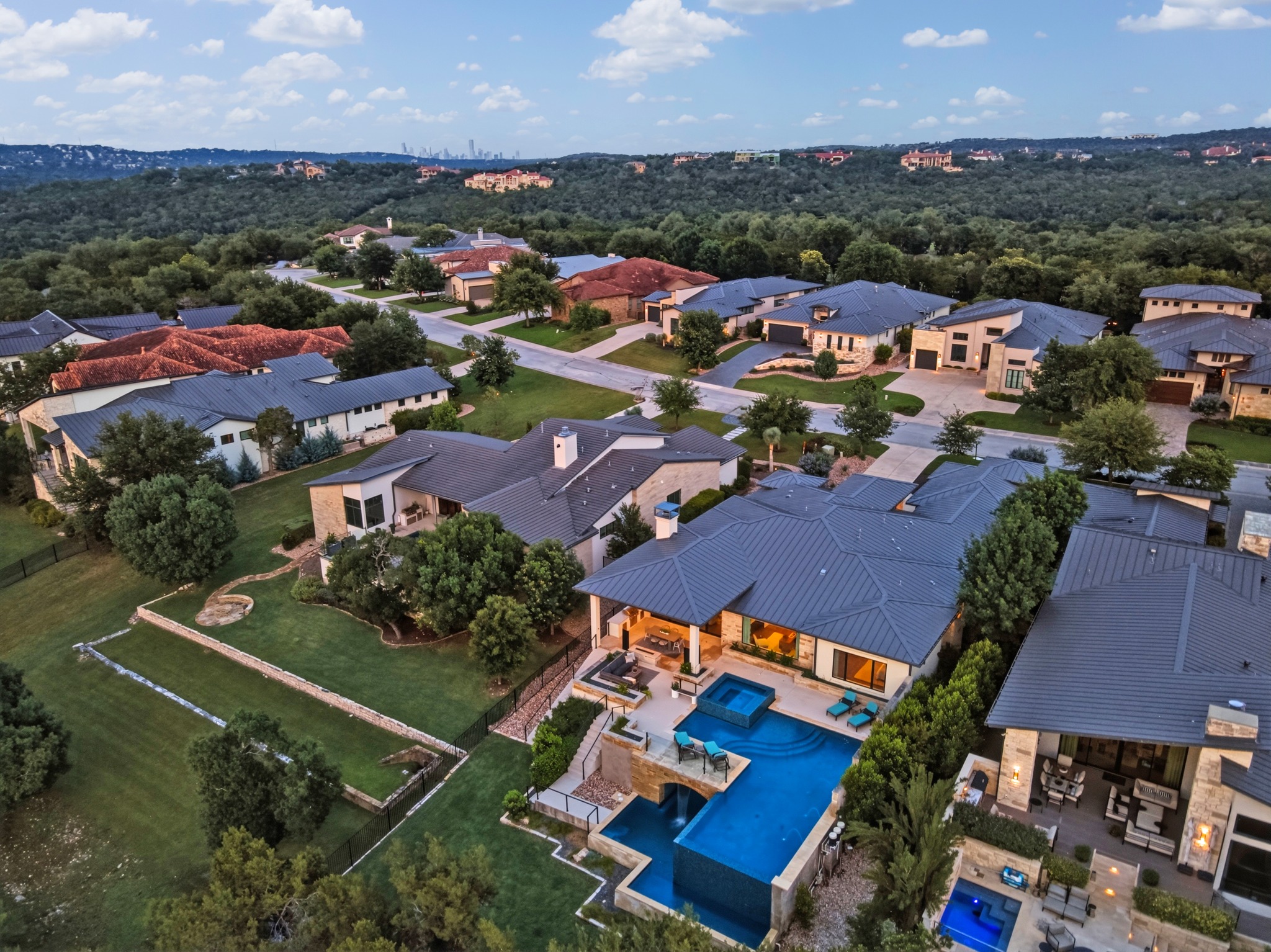 main property photo 30