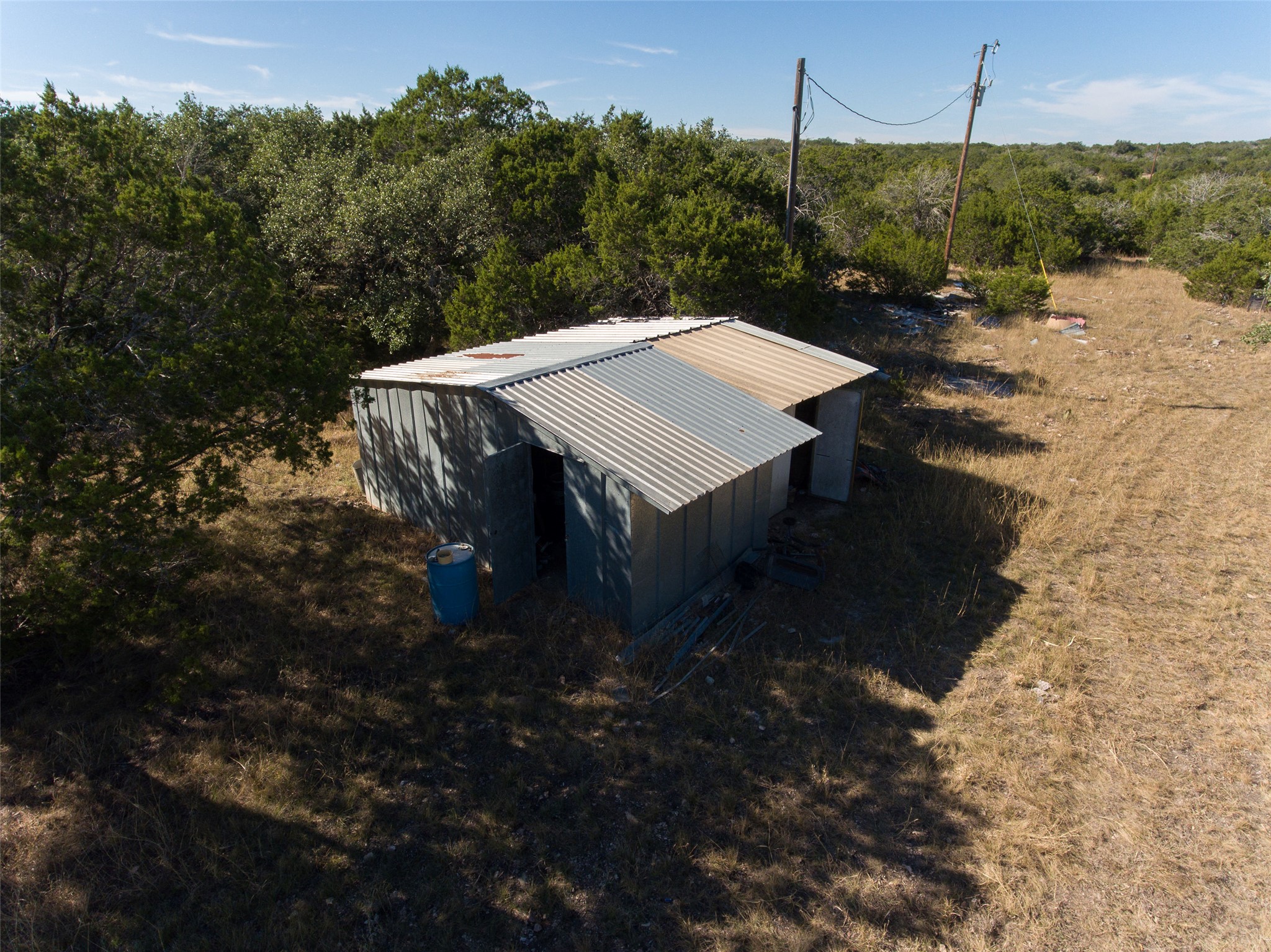 main property photo 28