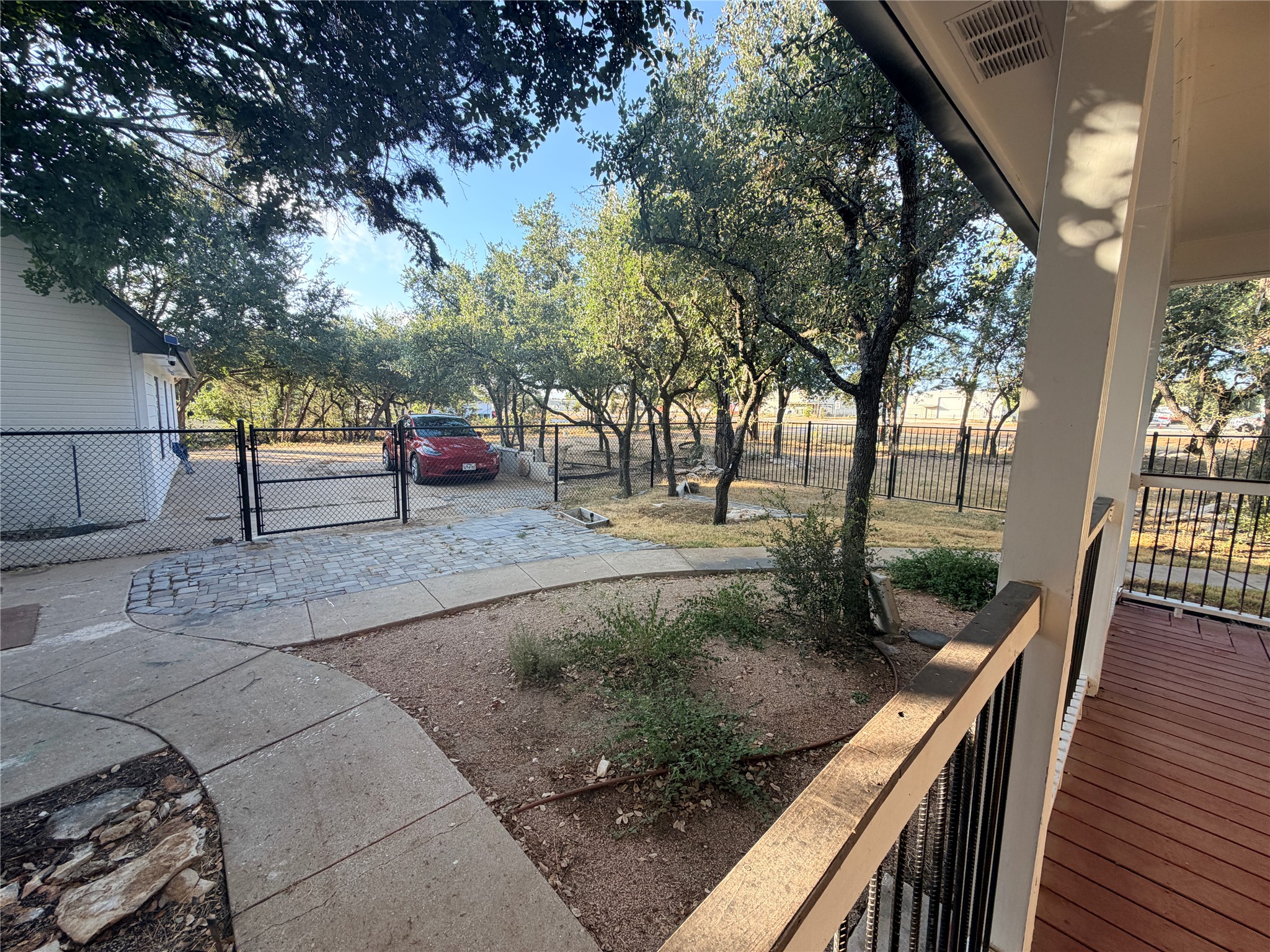 main property photo 27