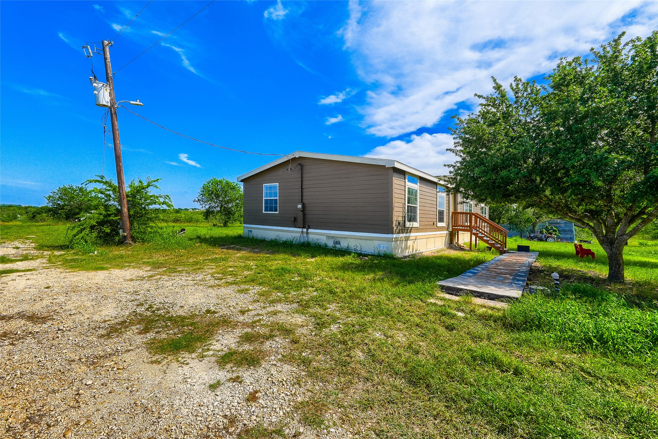 main property photo 23