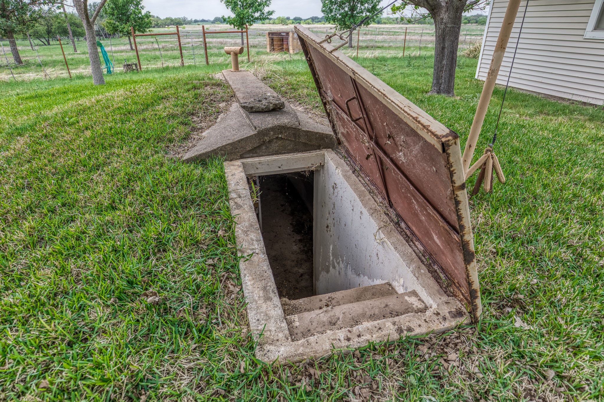 main property photo 26
