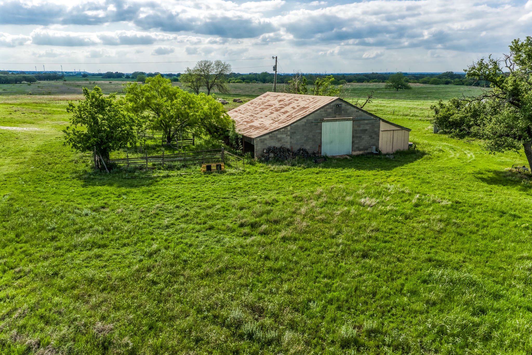 main property photo 28