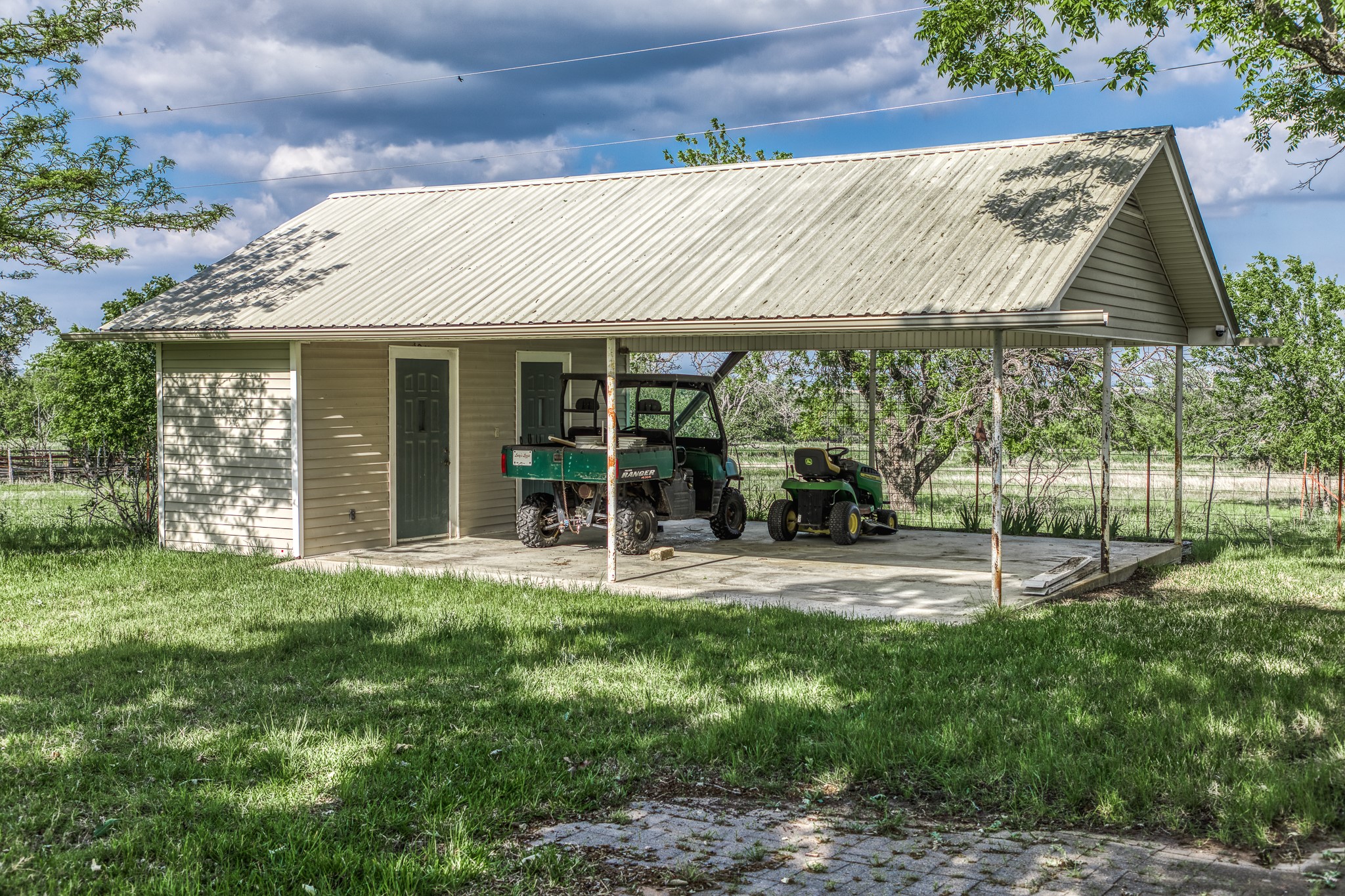 main property photo 3
