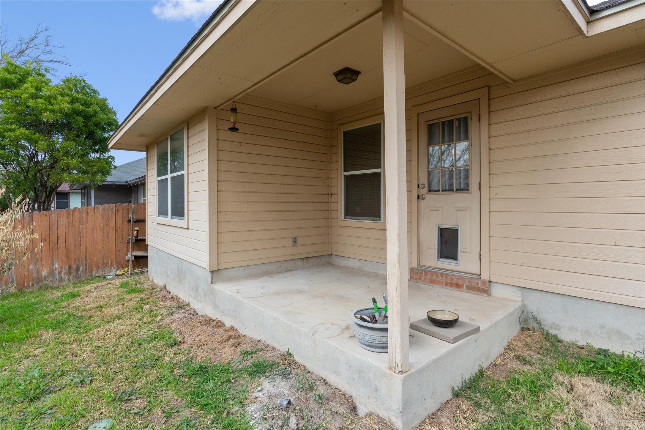 main property photo 18