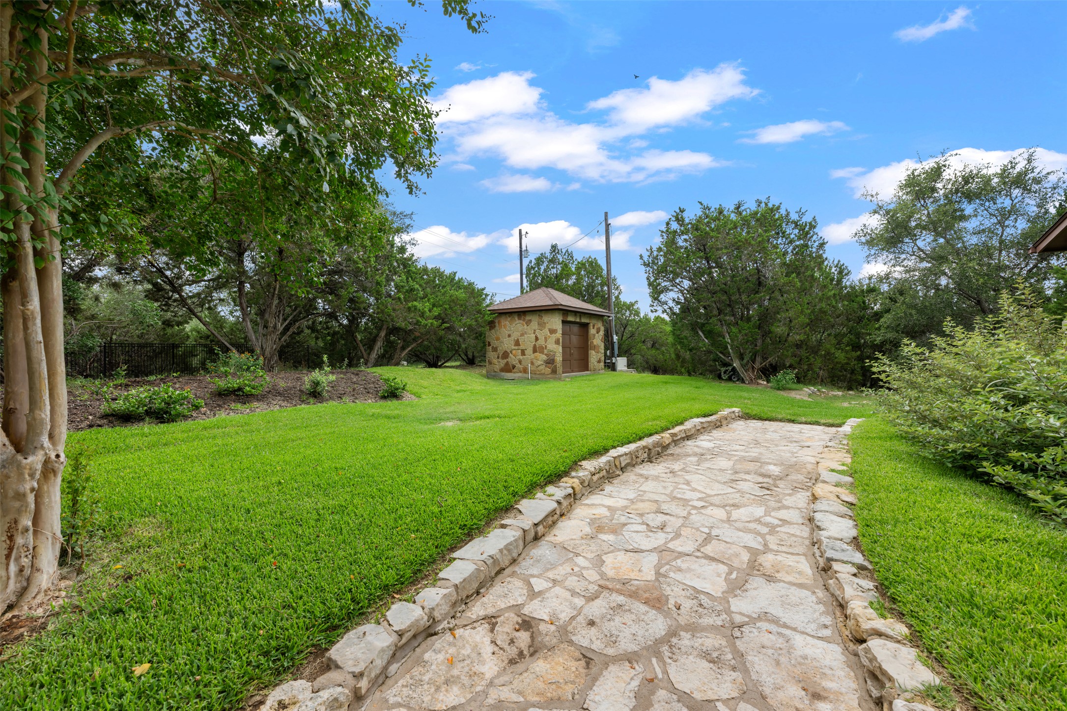 main property photo 38