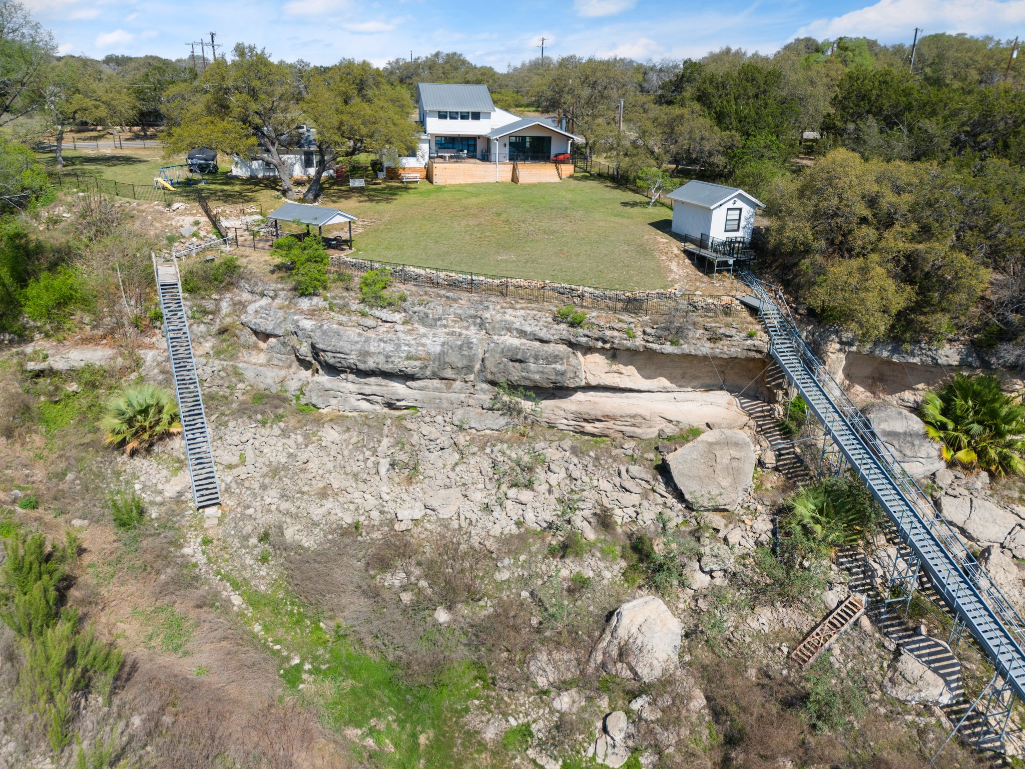 main property photo 38