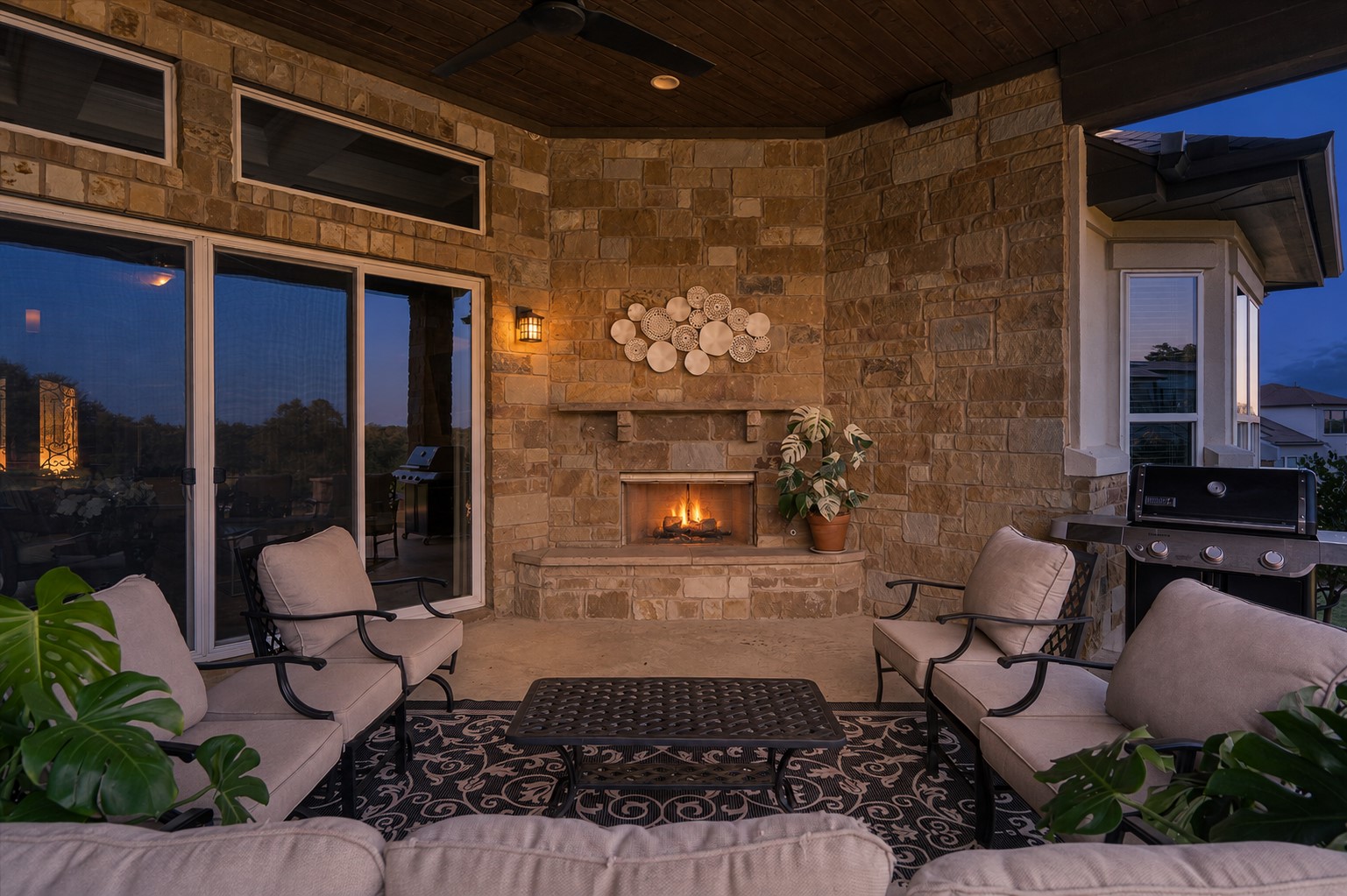 main property photo 28