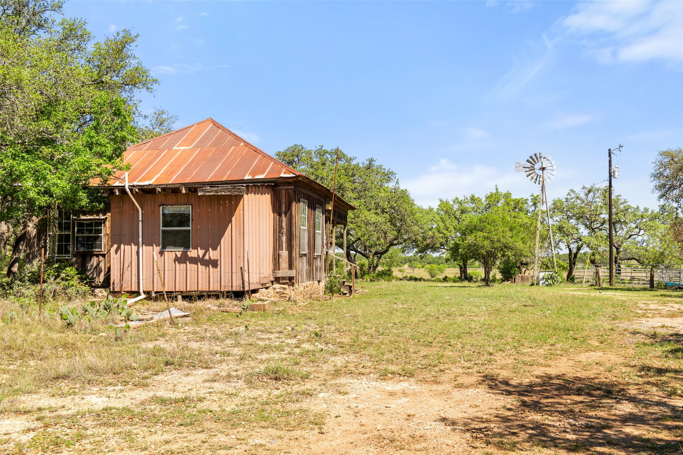 main property photo 8