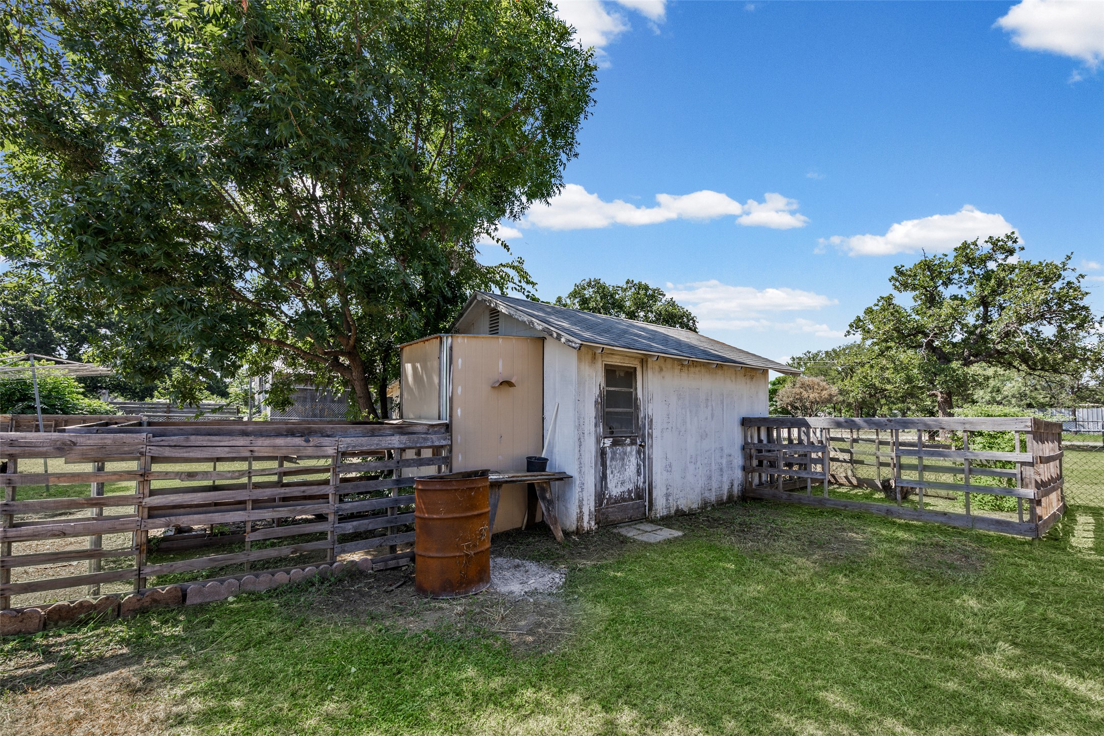 main property photo 26