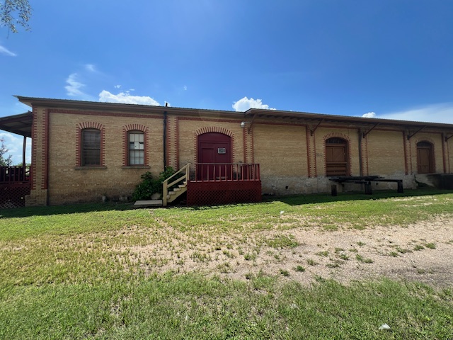 main property photo 11
