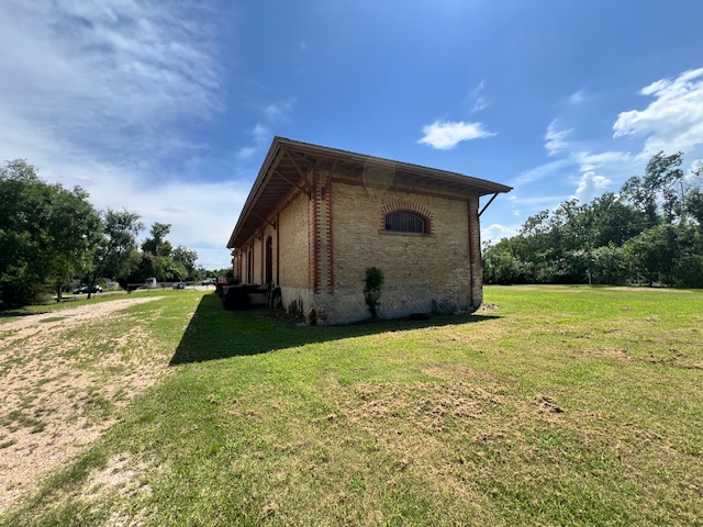main property photo 14