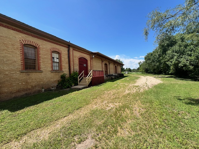 main property photo 9