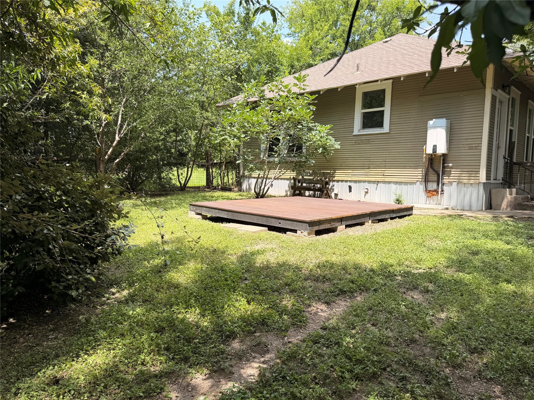 main property photo 23