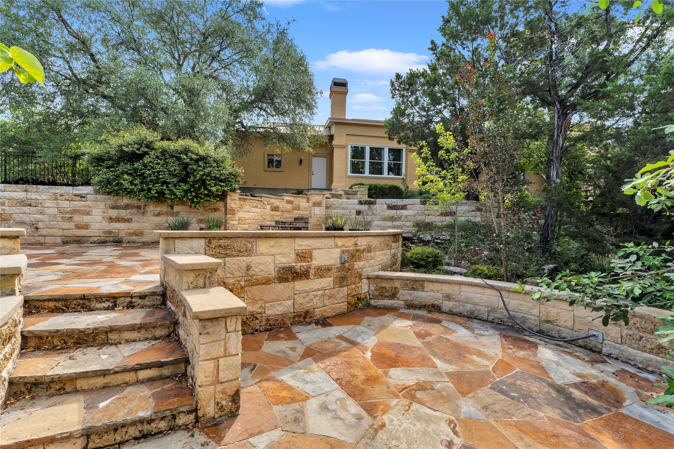 main property photo 36