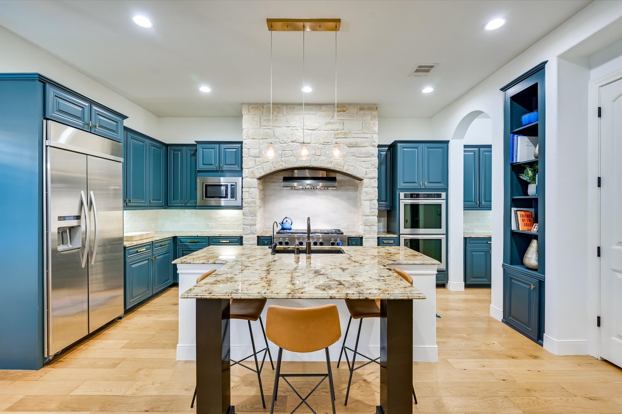 main property photo 9