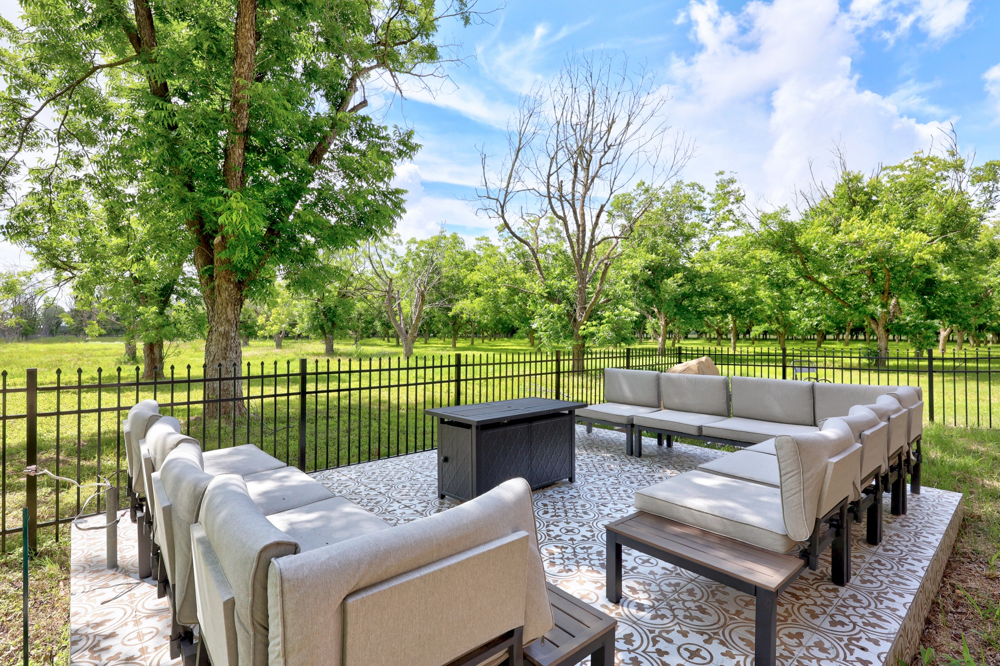 main property photo 37