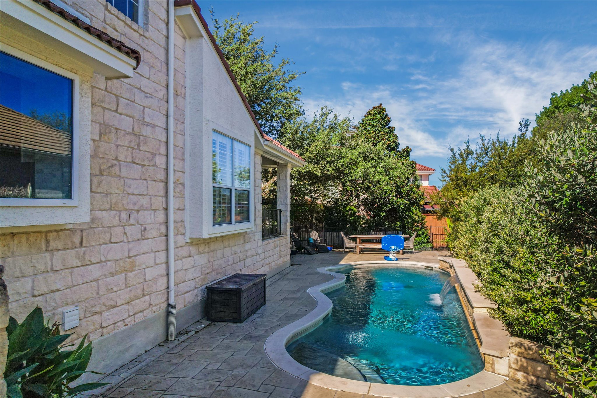 main property photo 29