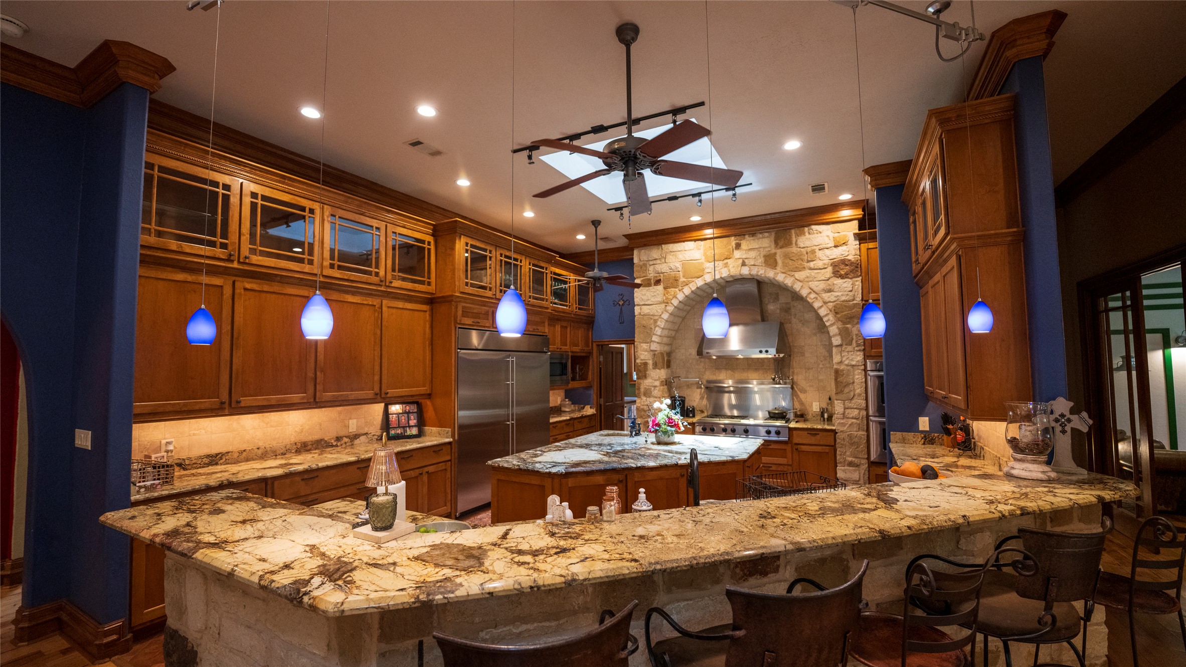 main property photo 3