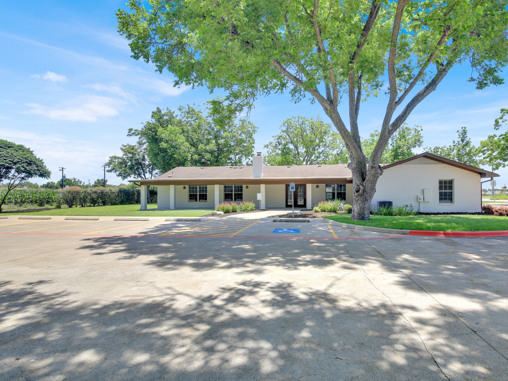 main property photo 9