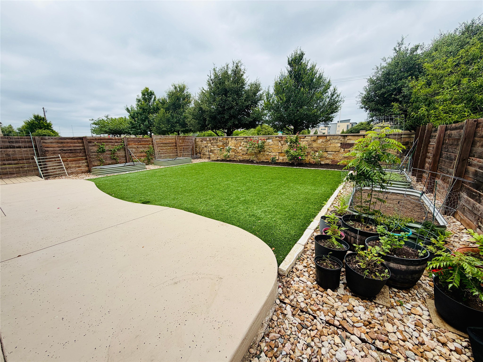 main property photo 17